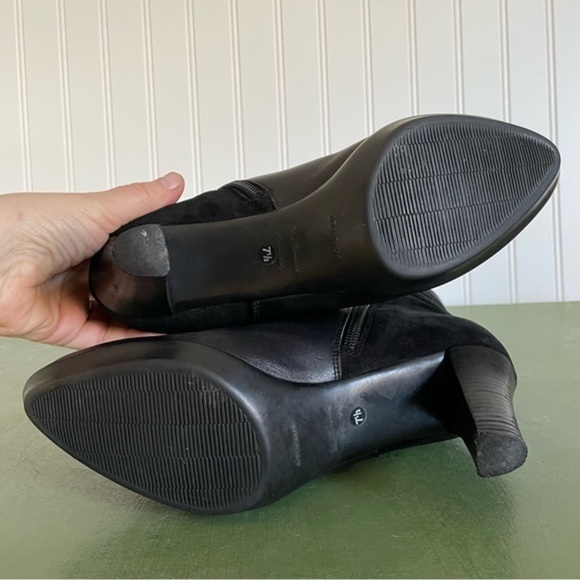 Aquatalia Weatherproof Heeled Ankle Boots in Black Leather & Suede - Picture 14 of 15